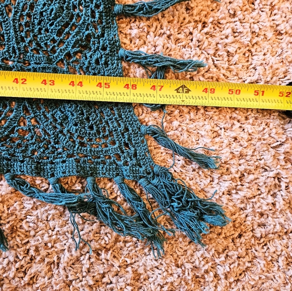 Vintage Dark Green Crocheted Throw Blanket With Tassels 54x48 in - Picture 4 of 6